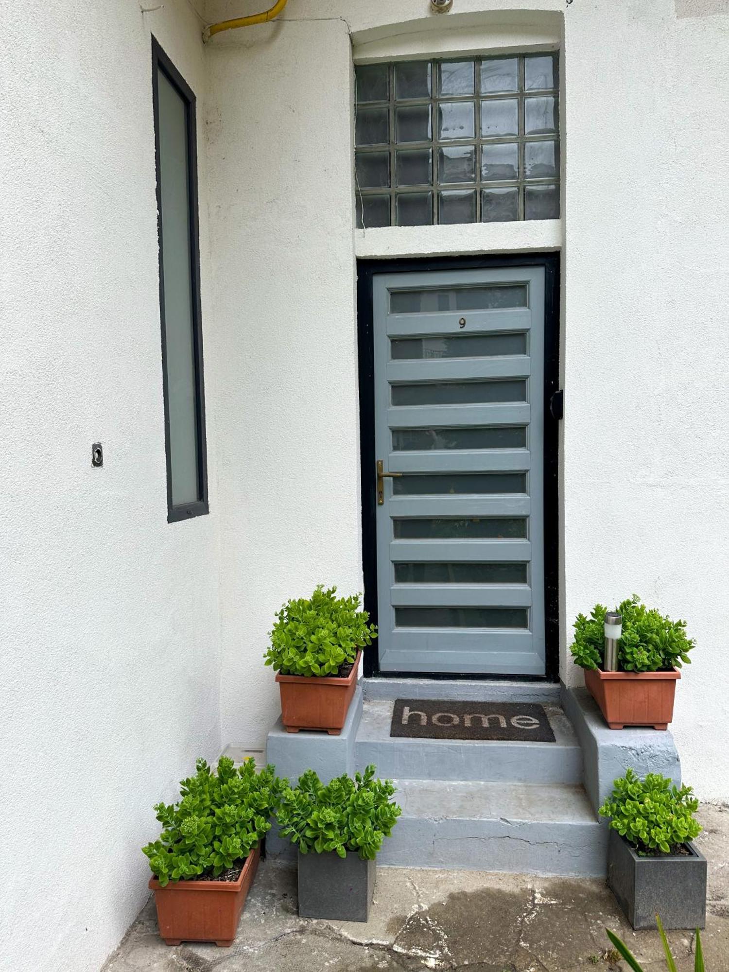 Urban Studio With Private Garden Near Andrassy Budapest Luaran gambar